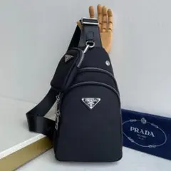 PRADA ブラック ナイロン ショルダーバッグ