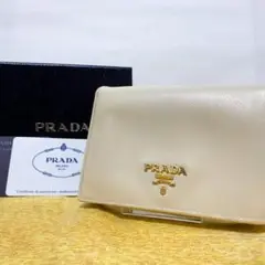 【希少カラー】プラダ 二つ折り財布 サフィアーノ ホワイト コンパクトウォレット