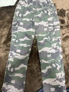 迷彩カーゴパンツ ゴムウエスト 迷彩　美品