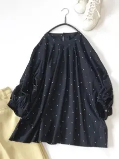 美品 DOORSアーバンリサーチドアーズ大人可愛いドットタックブラウス♪
