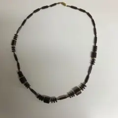 木製ダークブラウンネックレス