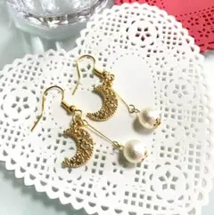 コットンパール 月 ムーン 揺れる ピアス イヤリング