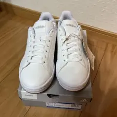 adidasスニーカー