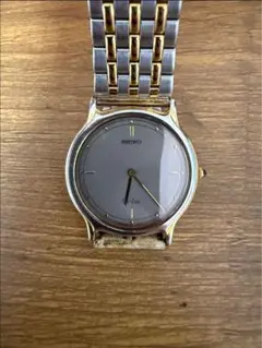SEIKO クォーツ時計 グレー