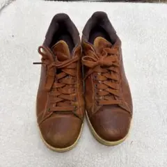 adidas ブラウンレザー スニーカー