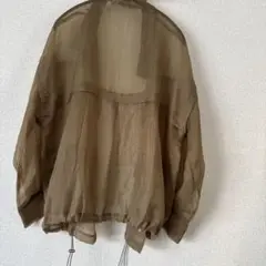 カーキ色軽量シアーオーバーサイズジャケット