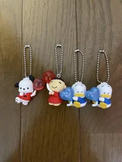 サンリオキャラクターズ　カラーコレクションチャーム　Blue Red