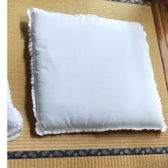 ホワイトフリル座布団