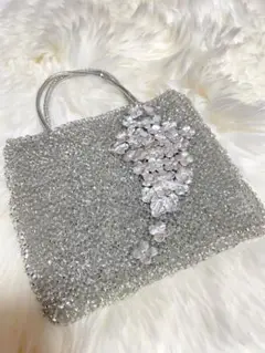 【新品未使用☆フラワーデザインが可愛いシルバーカラーのアンテプリマバック♡定番】