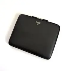 希少美品　プラダ　iPad用ケース　レッド　レザー　サフィアーノ　箱付 ✨️極美品✨️ プラダ サフィアーノレザー コインケース レッド