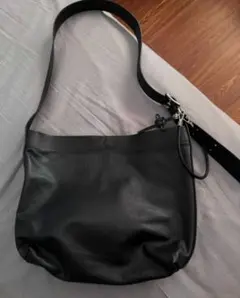 極美品　Vujade ヴジャデ　ショルダーバッグ　ブラック 極美品 Vujade ヴジャデ ショルダーバッグ ブラック