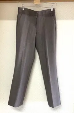 グレーブラウン　センタープレスパンツ