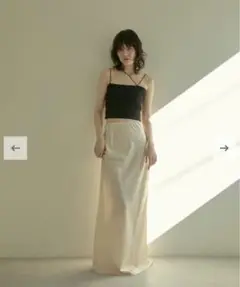 dium. サテンスカート
