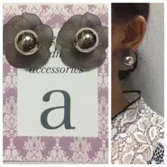 1119☺︎くすみグレーとシルバーのフラワーピアス☺︎