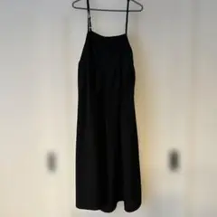 黒のキャミワンピース