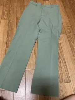 グリーンスラックス