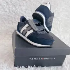 美品✨ ほぼ未使用TOMMY HILFIGER ネイビー スニーカー キッズ