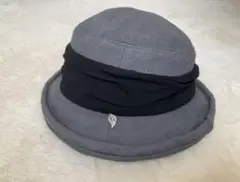 グレーと黒のバケットハット