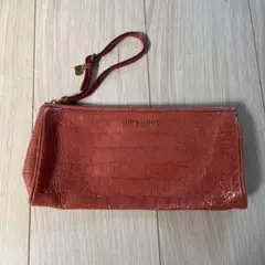ピンクエナメル型押しポーチ