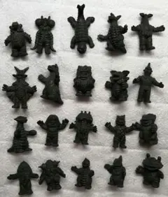 怪獣消しゴム 黒 20種類
