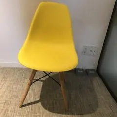 イームズチェア　イエロー