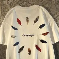 おしゃれ羽根柄Tシャツ✨年中大活躍デザイン普段着デートに最適
