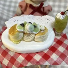 ❻マスカット ふわふわパンケーキ ミニチュア フェイクフード ソーダフロート付き