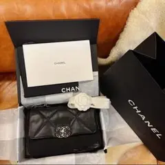 CHANEL シャネル 19 ブラック ラムスキン ショルダーバッグ