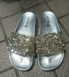 ビジュー装飾シルバーサンダル