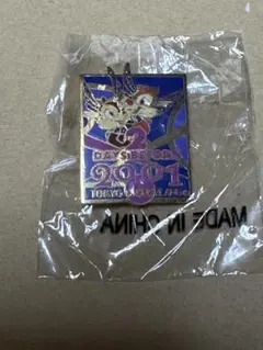 ディズニー ピンバッチ　2001 未開封