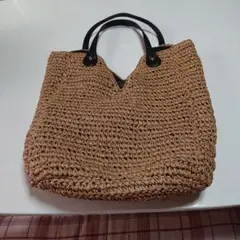 ラフィア製ベージュかごバッグ