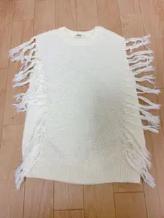 試着のみ♡オゾック♡Whiteノースリーブ軽いニット素材トップス♡