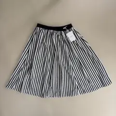 新品タグ付き【ATTENTION】フレアスカート　Fサイズ