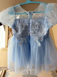 水色の刺繍入りチュールドレス