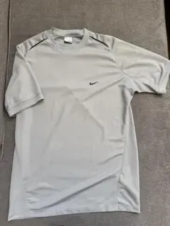 Nike ドライ素材　グレー Tシャツ Lサイズ