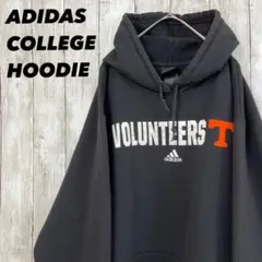 ADIDASアディダス カレッジ切文字センター刺繍ロゴスウェットトレーナー 黒