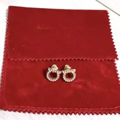 《美品》Ferragamo(フェラガモ)ピアス　ラインストーン