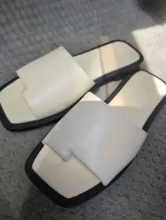 アイボリー フラットサンダル