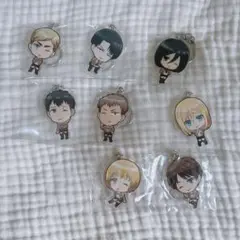 進撃の巨人　てへぺろ　アクリルキーホルダー
