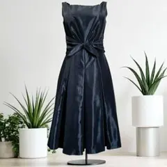 【美品】シビラ 黒 ワンピース S タフタ素材 裏地グリーン リボンデザイン
