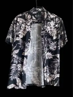アロハシャツ 黒地にハイビスカス サイズ M