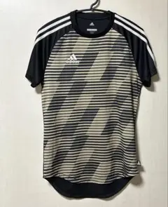 アディダス　トレーニングシャツ