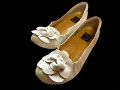 Golden Foot 白レザー パンプス 美品 足に優しい靴 履きやすい