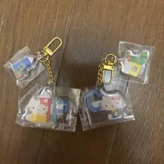 ハローキティ はらぺこあおむし　ツインアクリルキーホルダー　ガチャガチャ