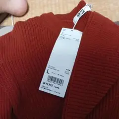 ユニクロU　リブクルーネックセーター　オレンジ