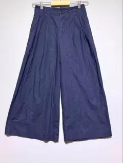 ユニクロ　美品　ネイビー ガウチョパンツ フロントボタン付き　綿95% 涼しげ