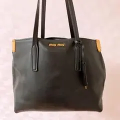 miumiu トートバッグ