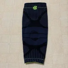 膝サポーター　BAUERFEIND