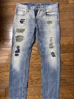 AMERICAN EAGLE OUTFITTERS ダメージデニム