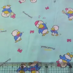 昭和レトロ、中古生地❗️約100㌢❌️90㌢。アヒル柄、ライム色